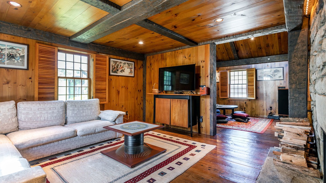 Photo of Livingroom in Litchfield