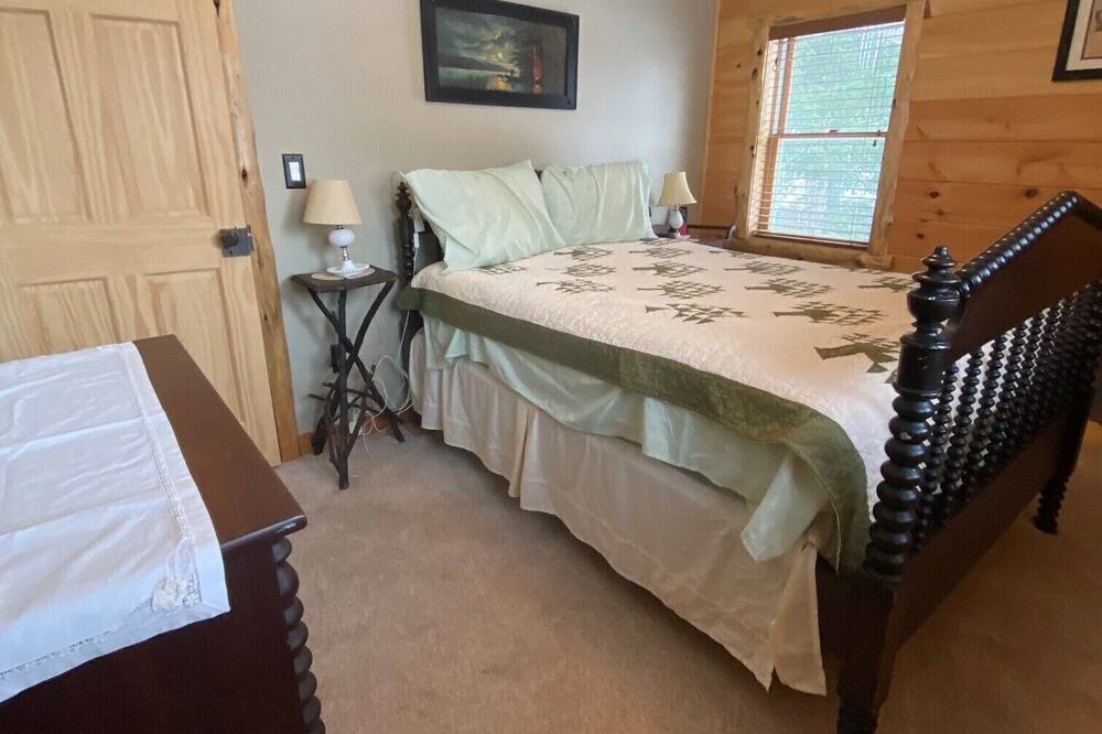 Photo of Bedroom in Wanakena