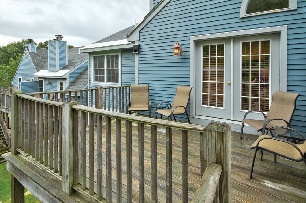 Photo of Patio Balcony in Francestown