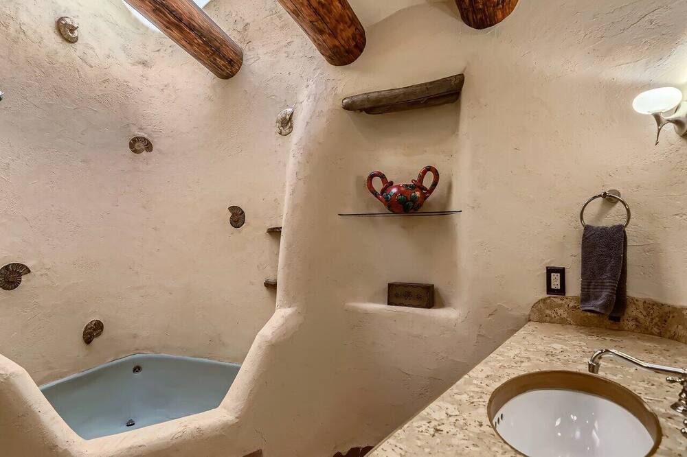 Photo of Bathroom in La Tierra