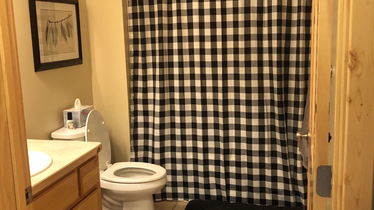 Photo of Bathroom in Garrison