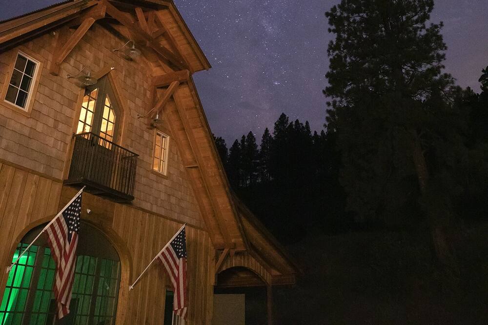 Photo of Outdoor in Chromo