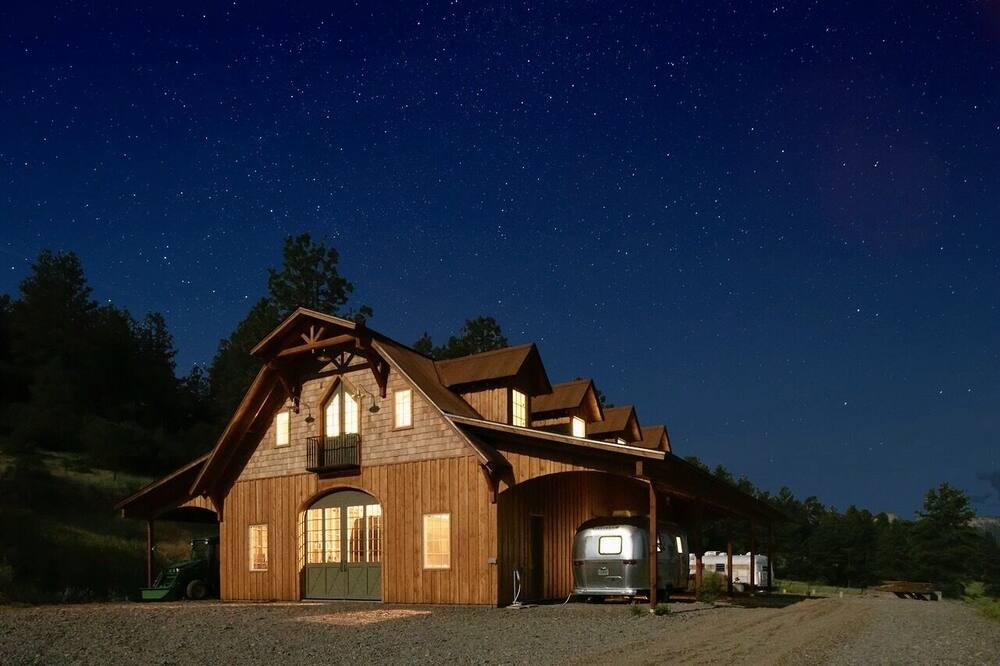 Photo of Outdoor in Chromo