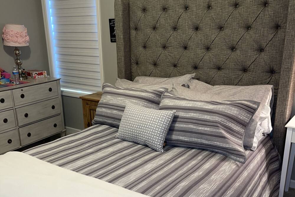 Photo of Bedroom in Woodbury