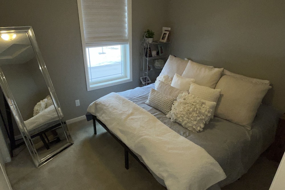 Photo of Bedroom in Woodbury