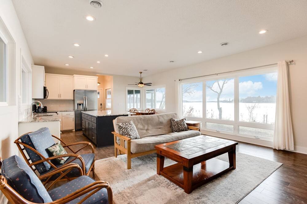 Photo of Livingroom in Lindstrom