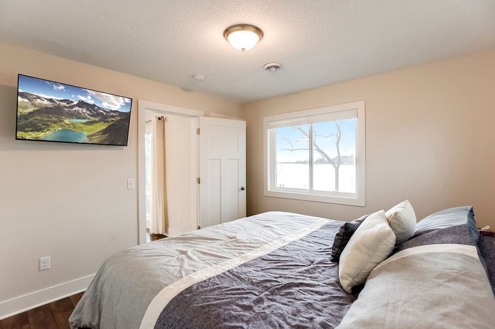 Photo of Bedroom in Lindstrom