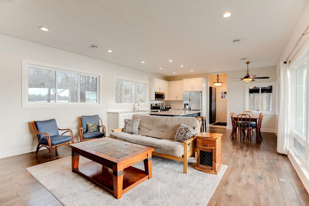 Photo of Livingroom in Lindstrom