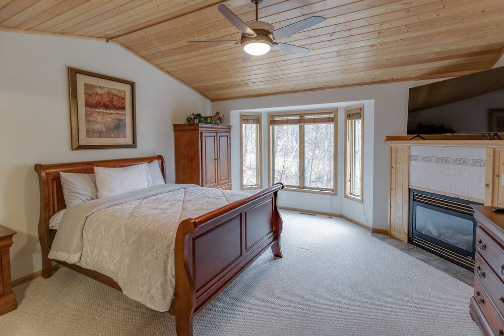 Photo of Bedroom in Breezy Point