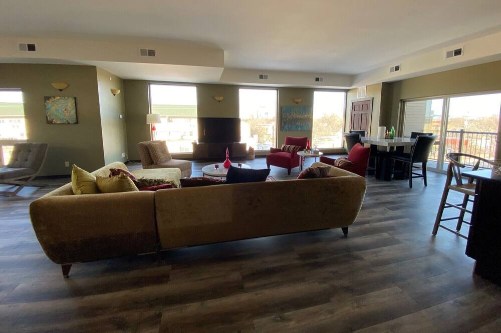 Photo of Livingroom in Whittier