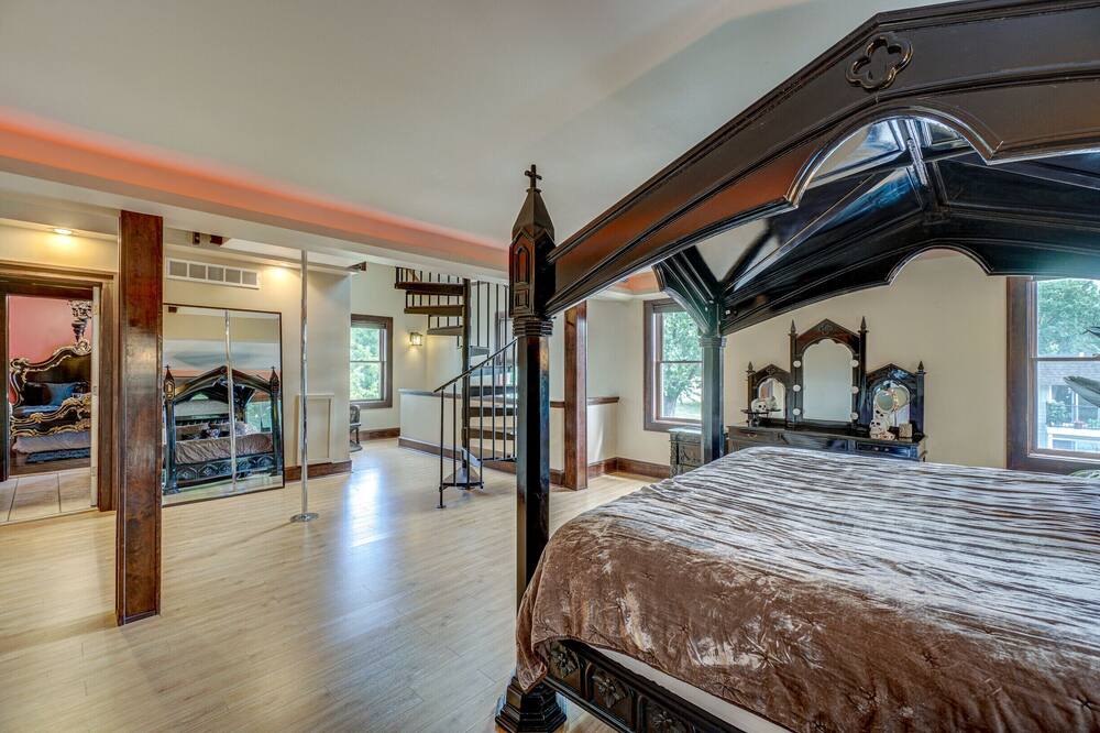 Photo of Bedroom in Hudson