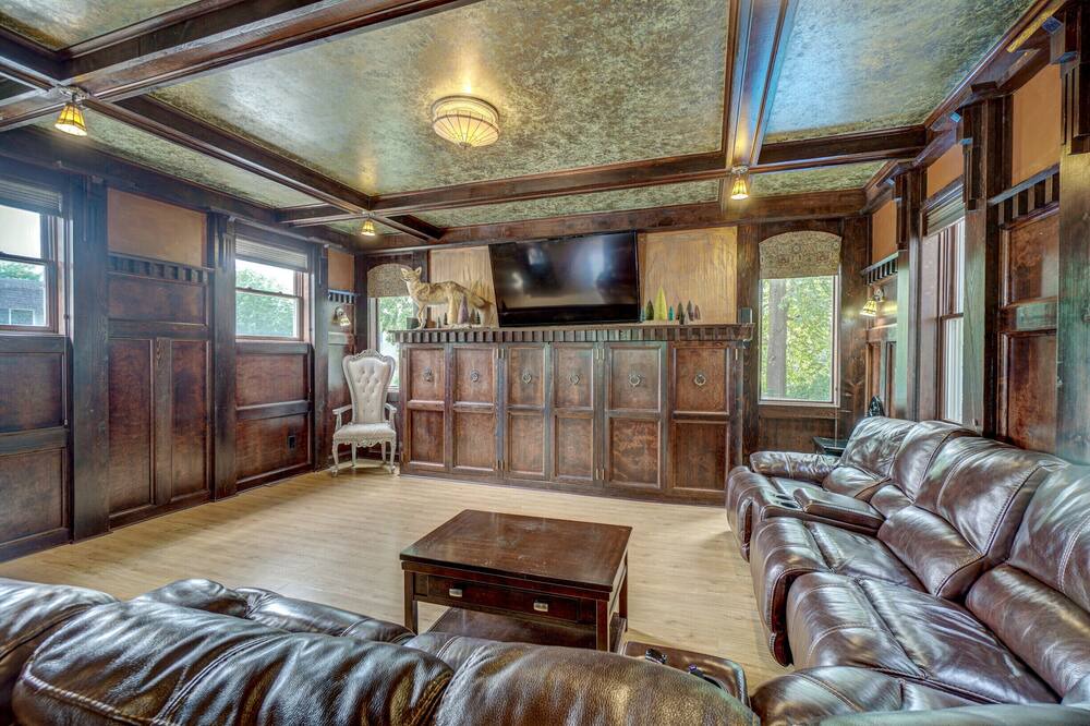 Photo of Livingroom in Hudson