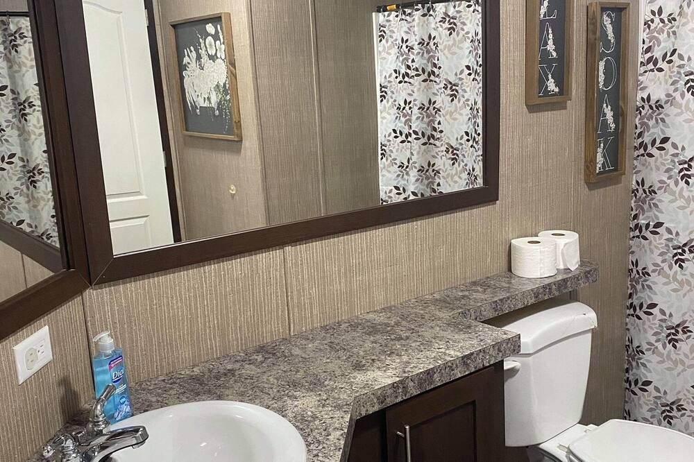 Photo of Bathroom in Ragland