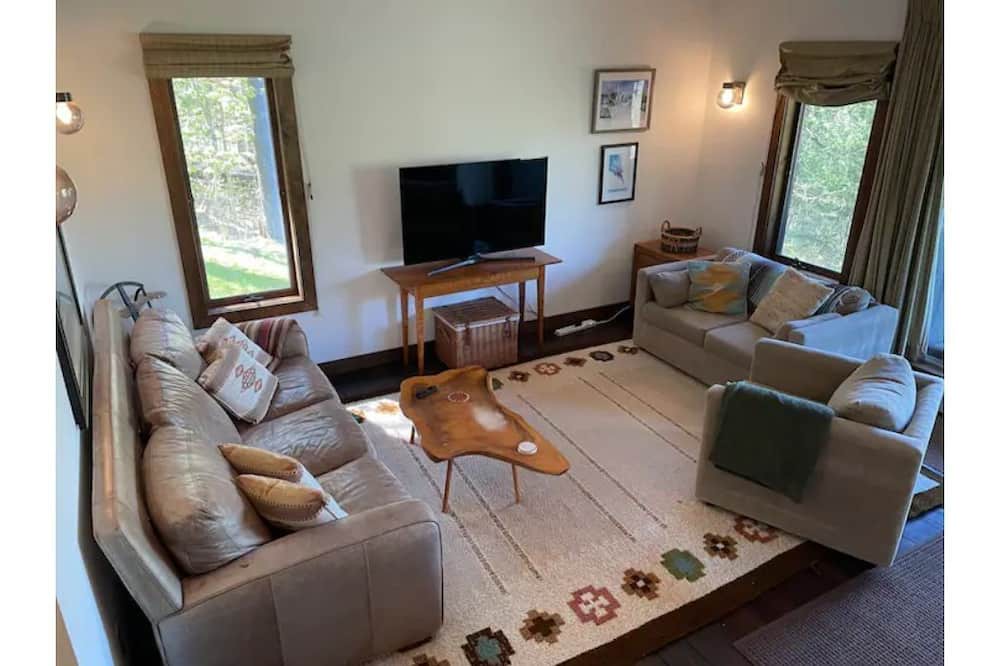 Photo of Livingroom in Rochester