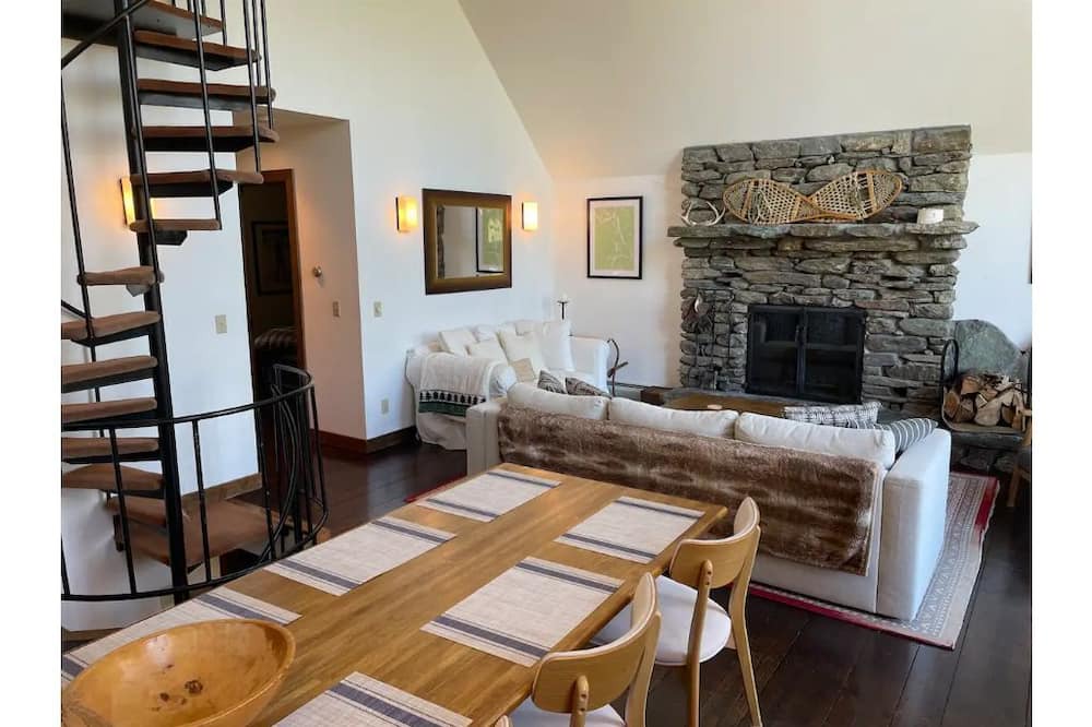 Photo of Livingroom in Rochester