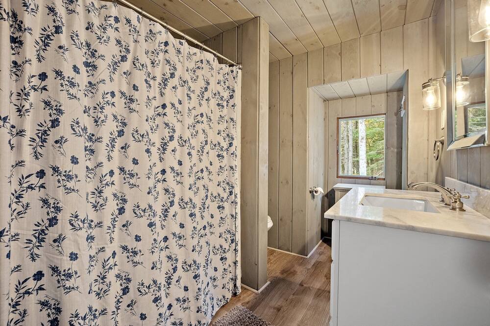 Photo of Bathroom in Washington
