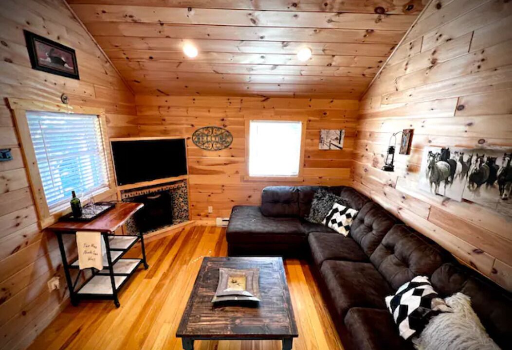 Photo of Livingroom in Cleveland