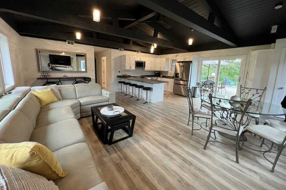 Photo of Livingroom in Sturgeon Lake