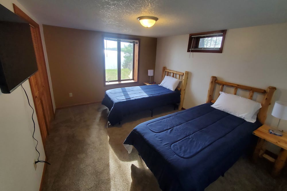 Photo of Bedroom in Chickamaw Beach