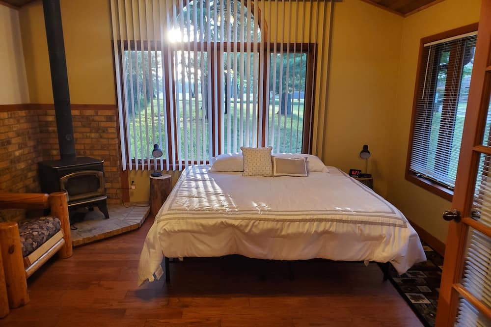 Photo of Bedroom in Chickamaw Beach