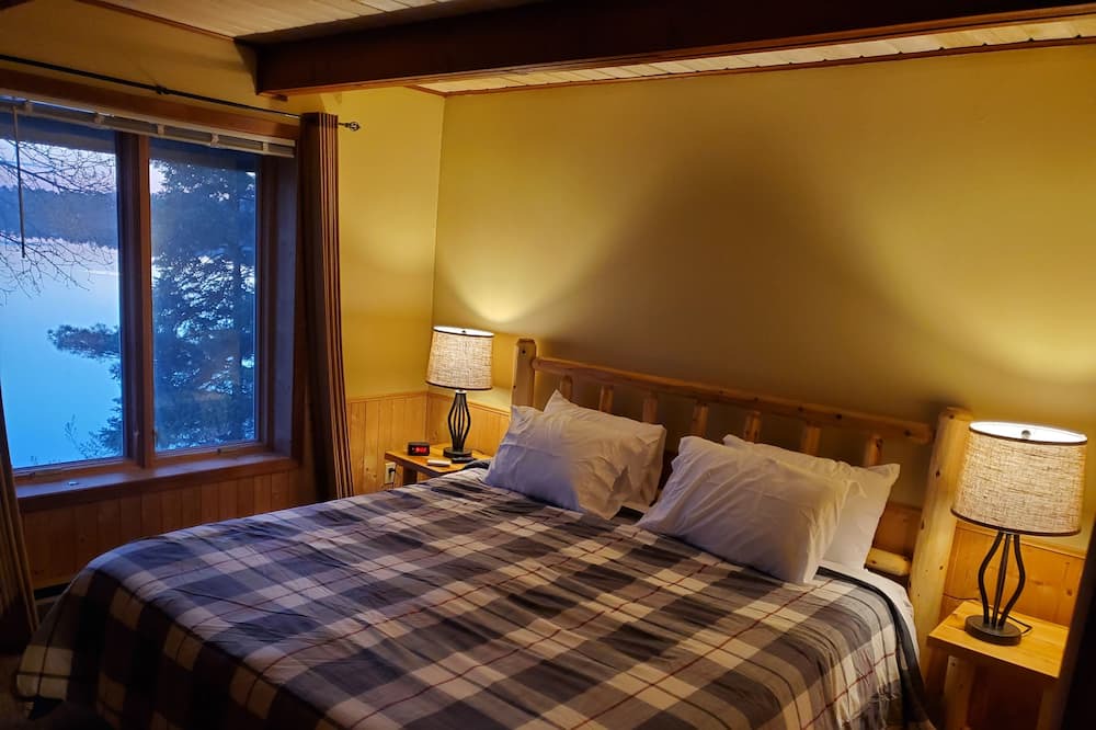 Photo of Bedroom in Chickamaw Beach