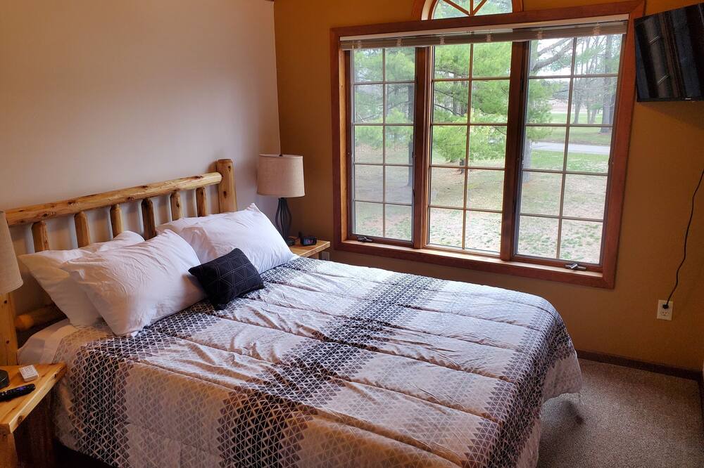 Photo of Bedroom in Chickamaw Beach