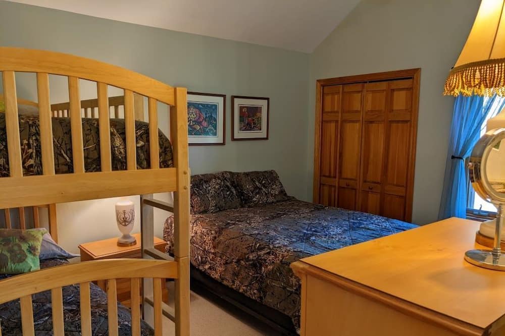 Photo of Bedroom in North Woodstock