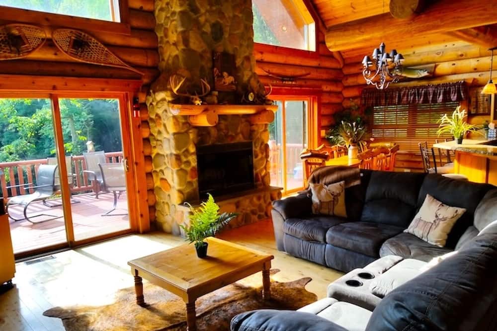 Photo of Livingroom in Harpers Ferry