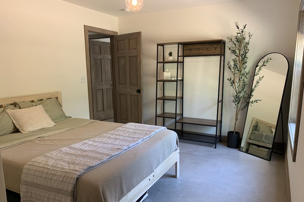 Photo of Bedroom in Hill