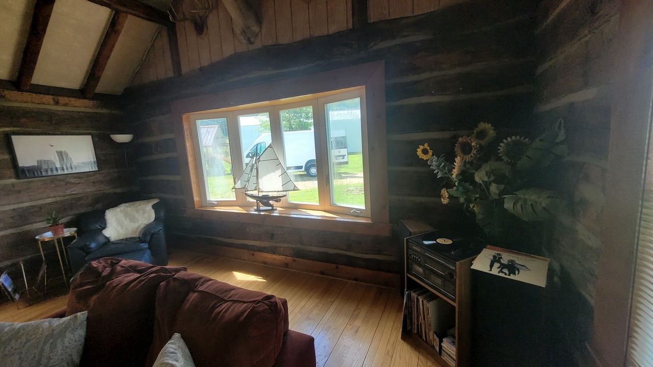Photo of Livingroom in Haney