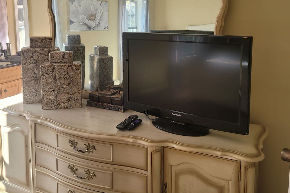 Photo of Bedroom in Leominster