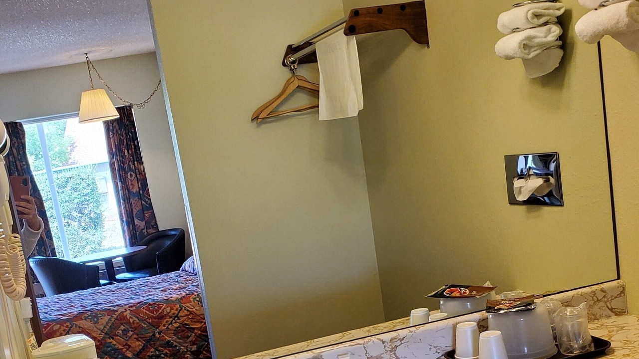 Photo of Bathroom in Raton