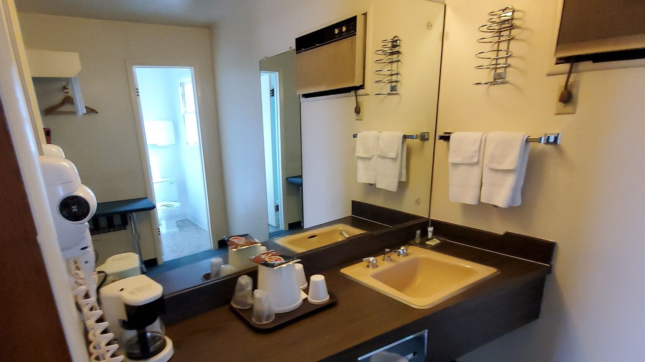Photo of Bathroom in Raton