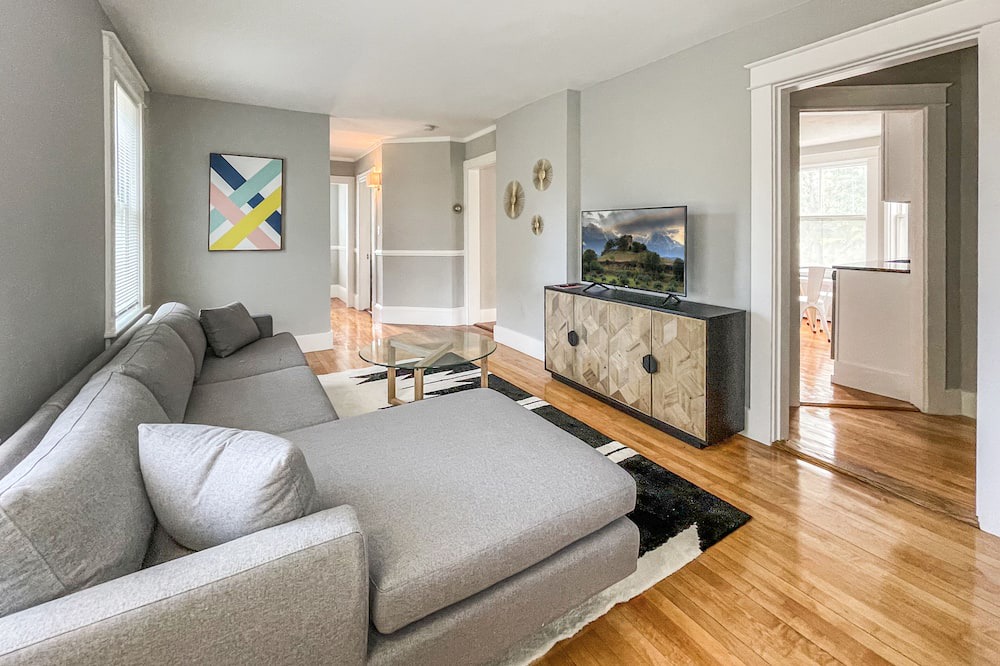 Photo of Livingroom in Hampton