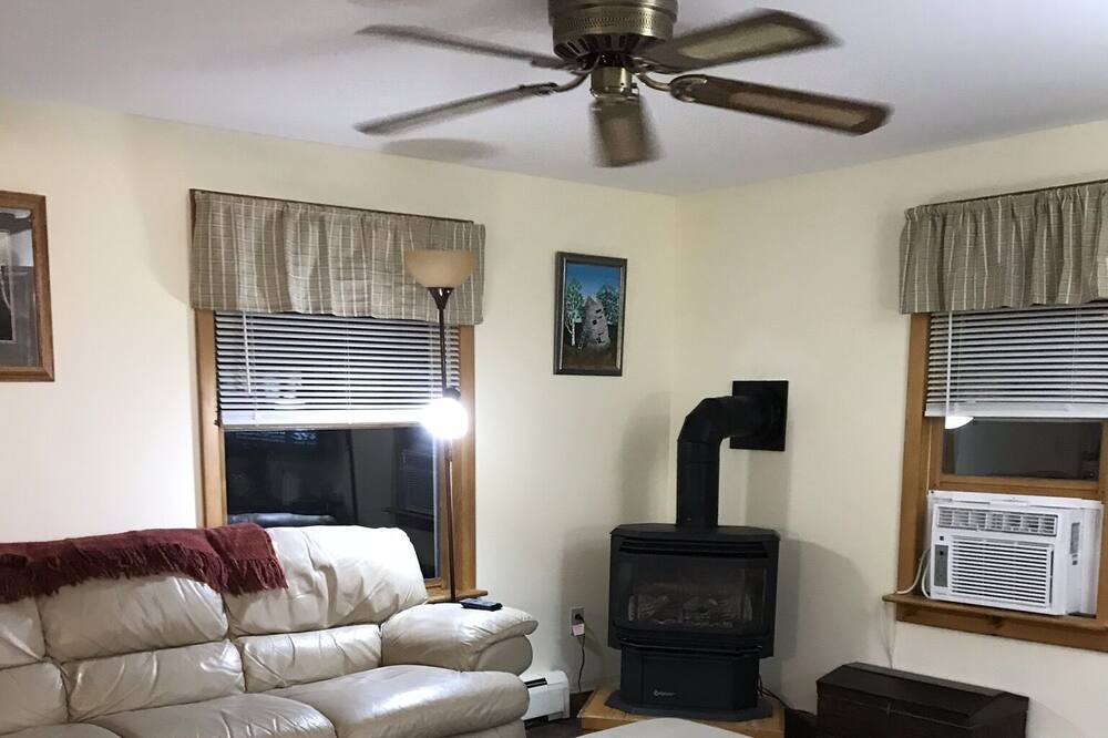 Photo of Livingroom in Montgomery Center