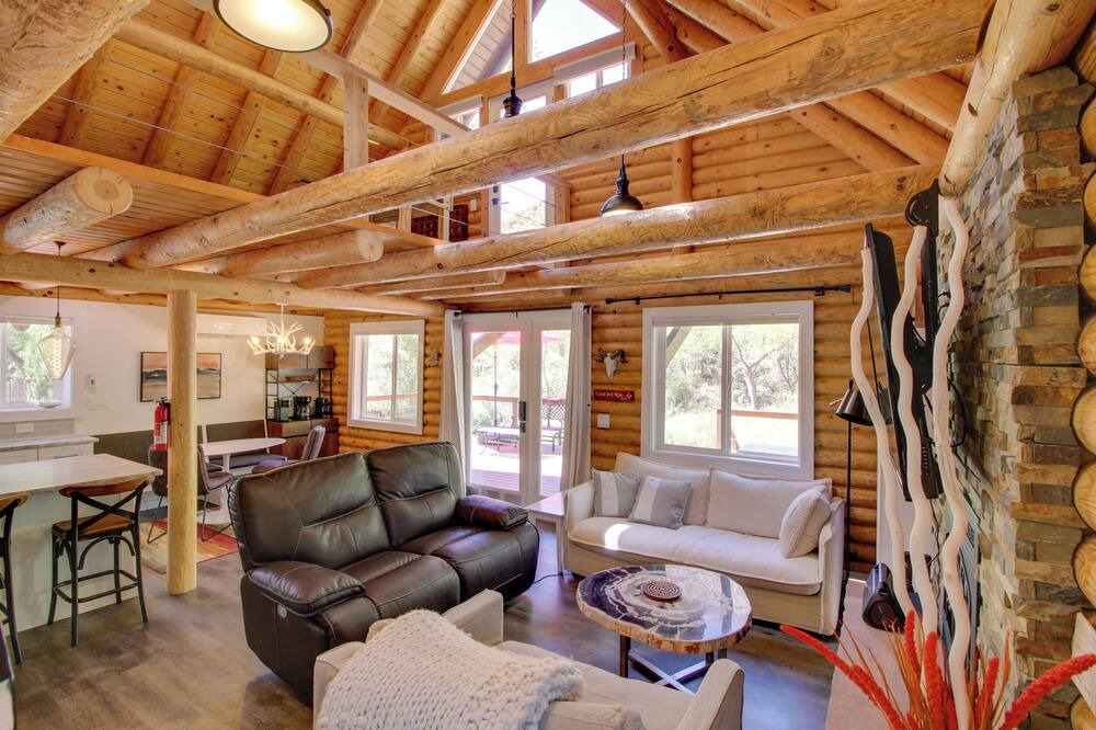 Photo of Livingroom in Jemez Springs
