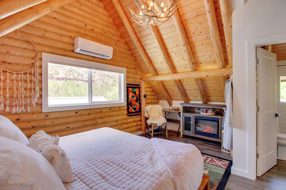 Photo of Bedroom in Jemez Springs