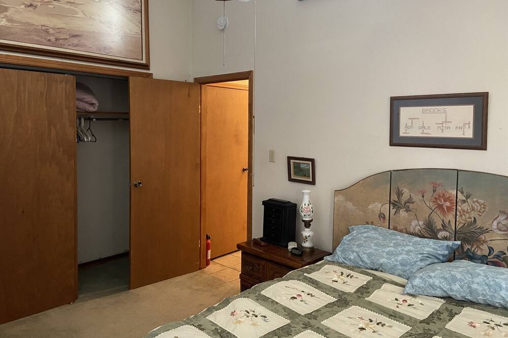 Photo of Bedroom in Edgewood