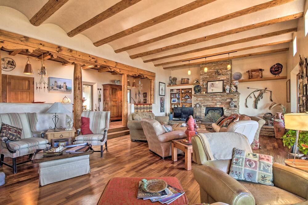 Photo of Livingroom in Canoncito