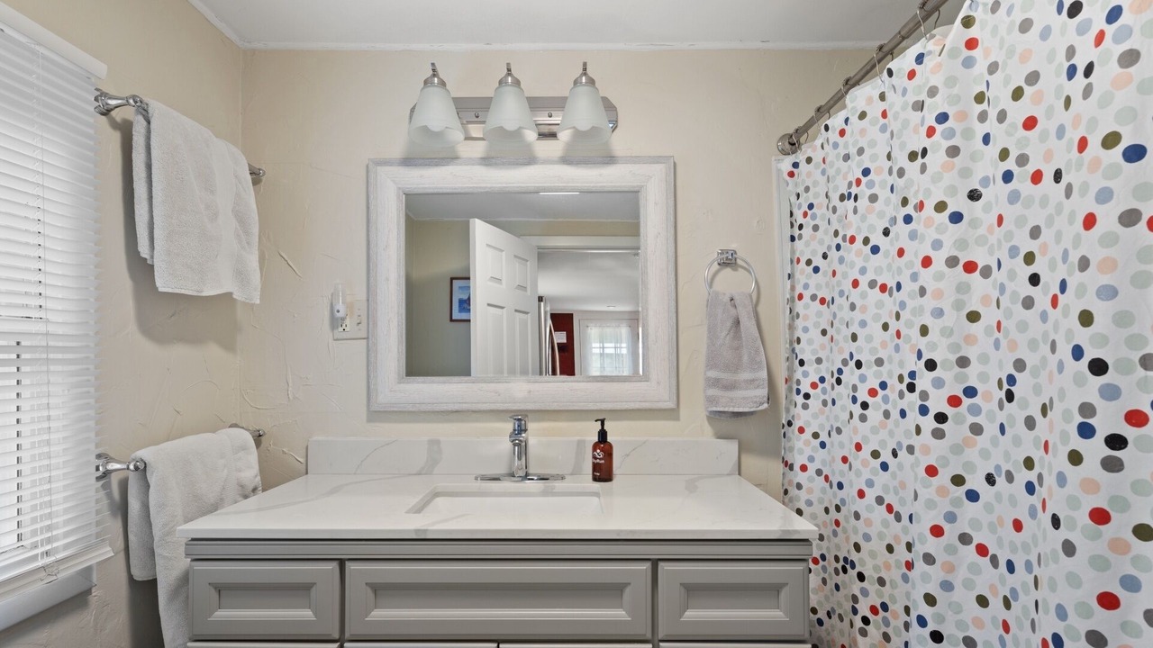 Photo of Bathroom in Malletts Bay