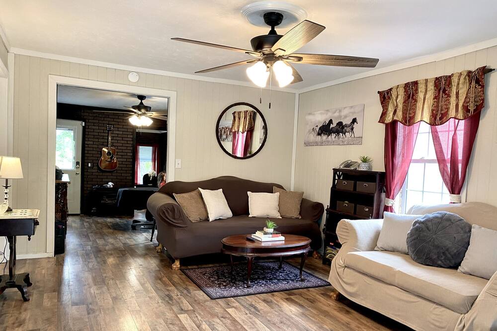 Photo of Bedroom in Chapmanville