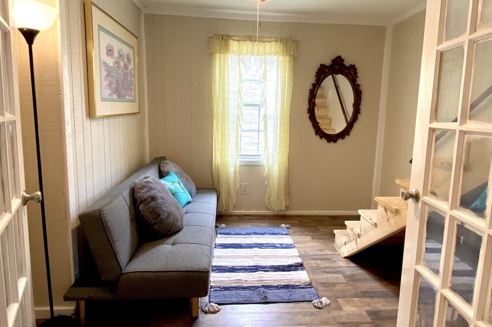 Photo of Bedroom in Chapmanville