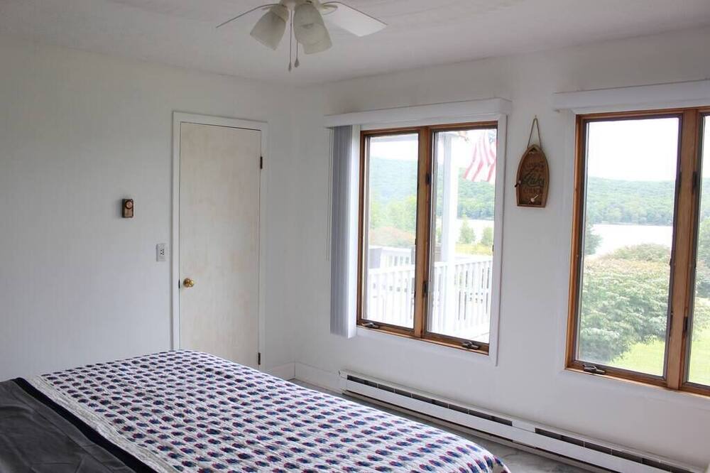 Photo of Bedroom in Alpine Lake