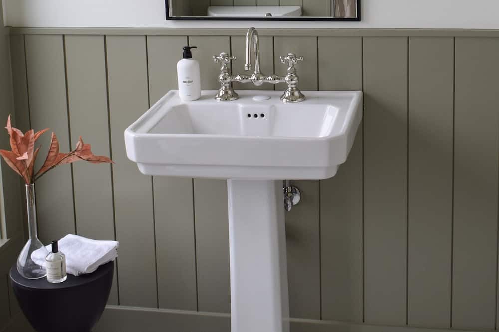 Photo of Bathroom in Leesburg