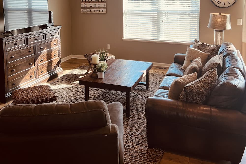 Photo of Livingroom in Woodbury