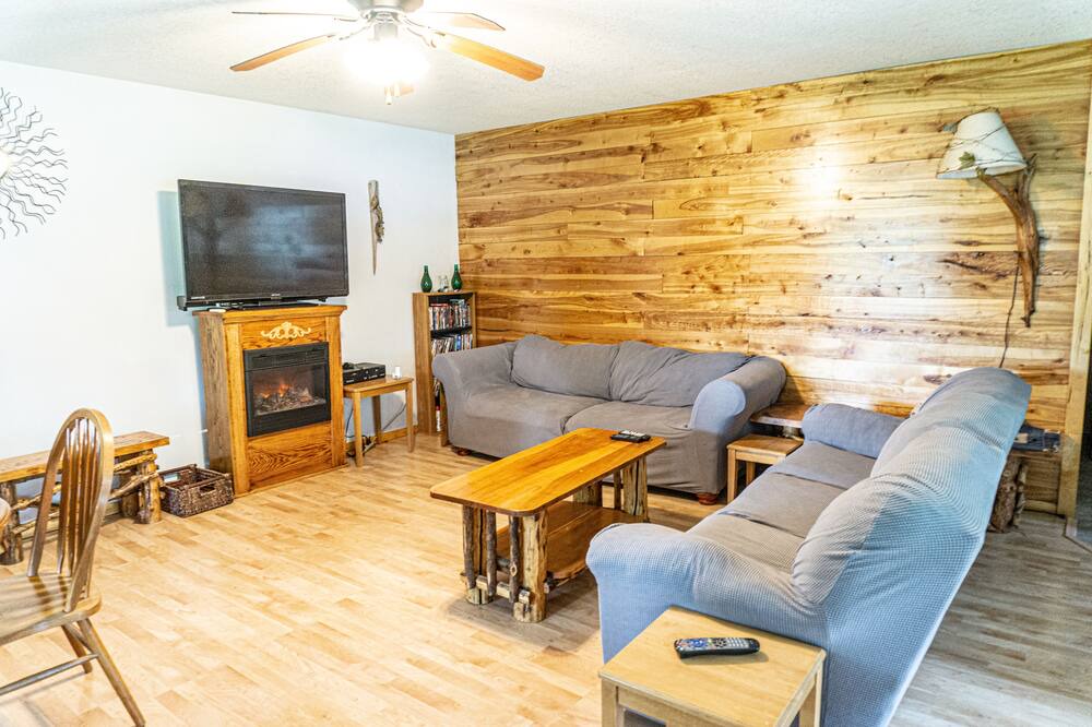 Photo of Livingroom in New Auburn