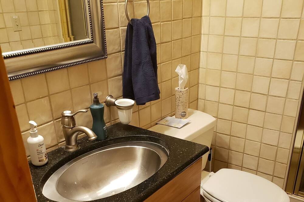 Photo of Bathroom in Siren
