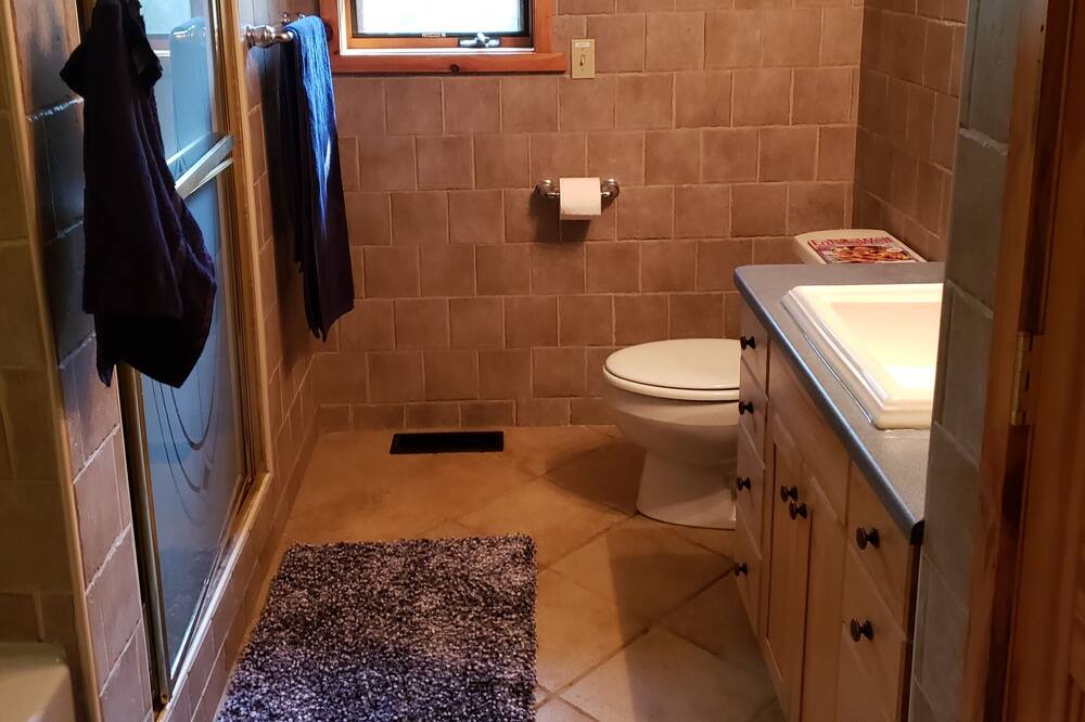 Photo of Bathroom in Siren
