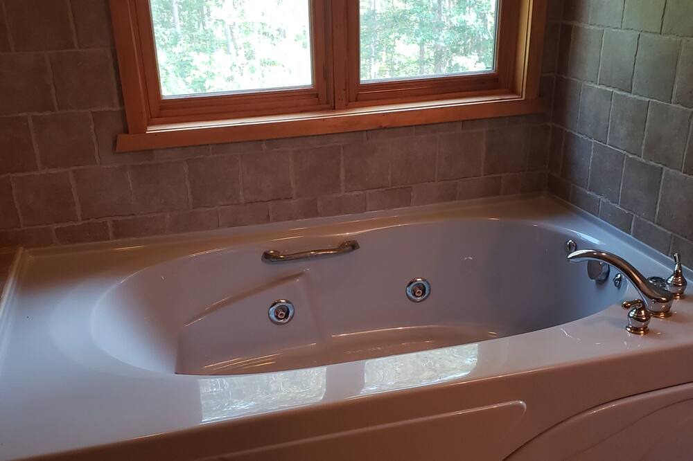 Photo of Bathroom in Siren