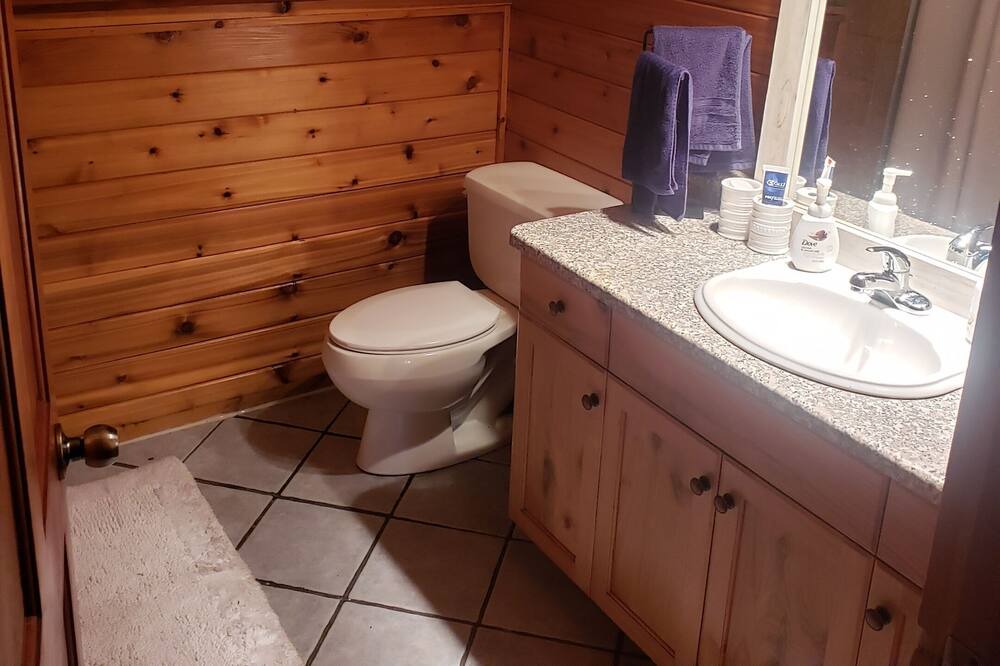 Photo of Bathroom in Siren